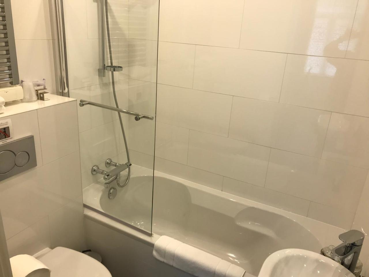 Antwerp Business Suites Bagian luar foto