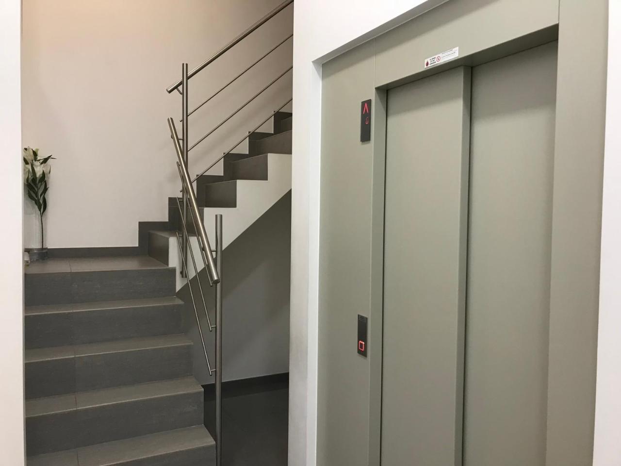 Antwerp Business Suites Bagian luar foto