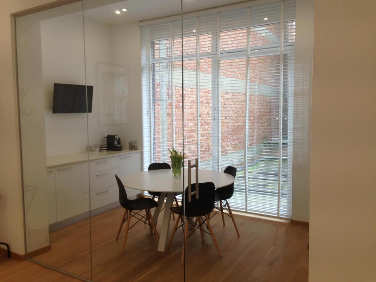 Antwerp Business Suites Bagian luar foto