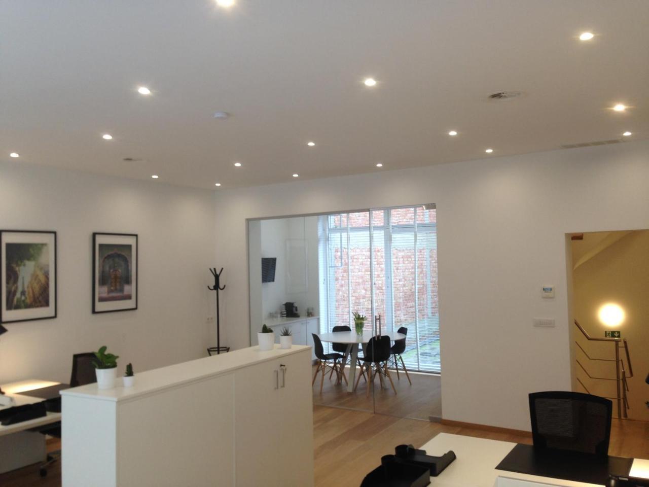 Antwerp Business Suites Bagian luar foto